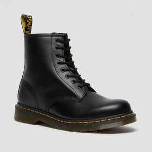 NIB Dr. Martens 1460 Smooth Leather Lace Up Boots
